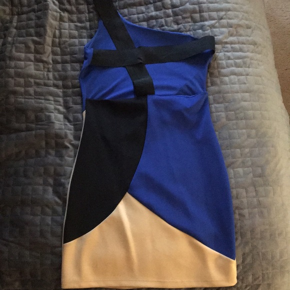 Dress - Picture 2 of 3